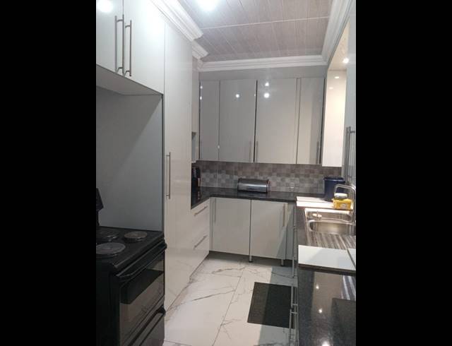 4 BEDROOM HOUSE FOR SALE IN NELLMAPIUS